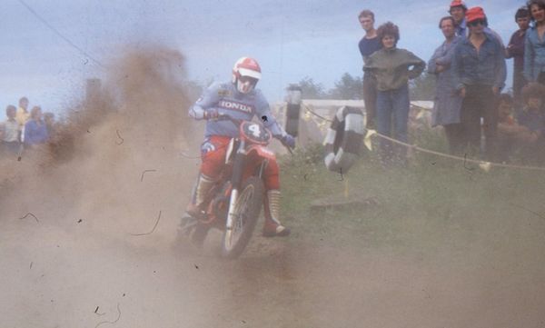 Pölyn keskeltä tulee Rolf Dieffenbach 1981